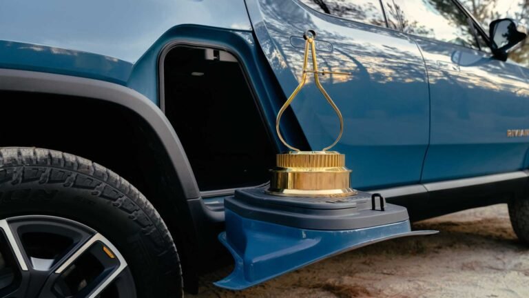 TOTY de Rivian, BEV de Toyota, Biden, cargando: EV News 16 de diciembre