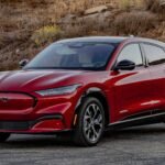 Ford sigue el ejemplo de Tesla, reelaborando el Mustang Mach-E 'On The Fly'