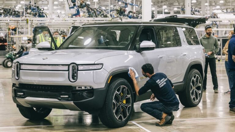 Rivian «absolutamente progresando» en el aumento de la producción: CEO