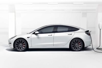 1640717450 2022 tesla model 3