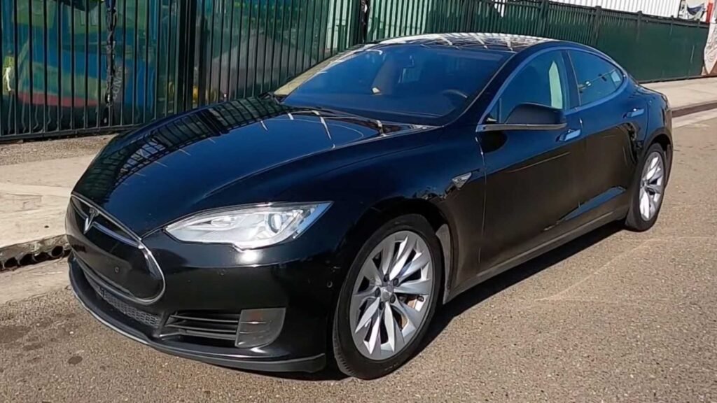 2015 tesla model s 70d with 424 000 miles 1