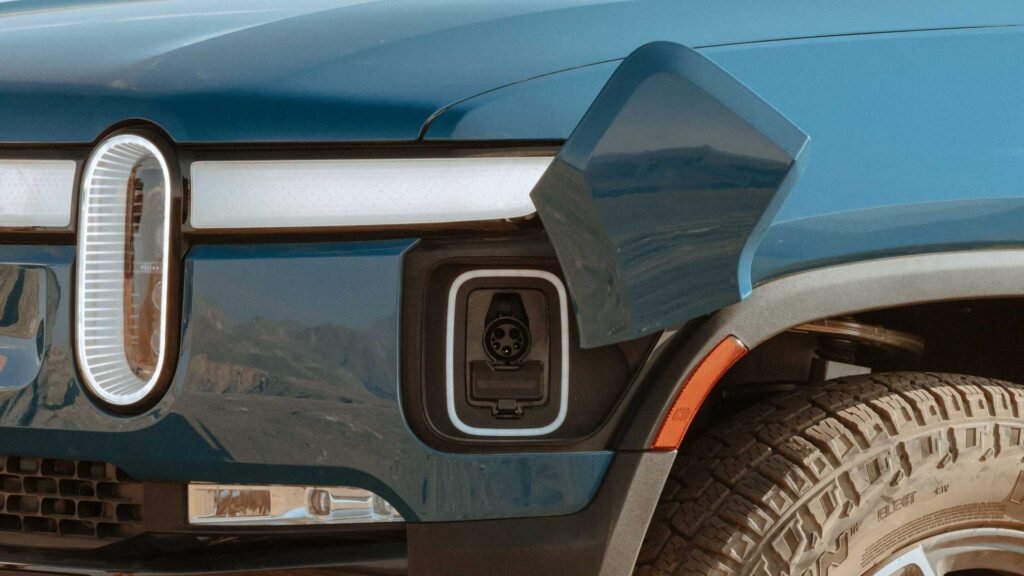 2022 rivian r1t charge port
