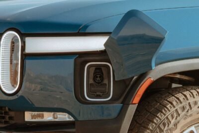 2022 rivian r1t charge port