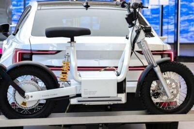 CAKE y Polestar se unen para crear una motocicleta eléctrica que puedes cargar mientras la remolcas 1 CAKE Polestar