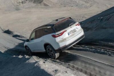 NIO ES8 off road Norway