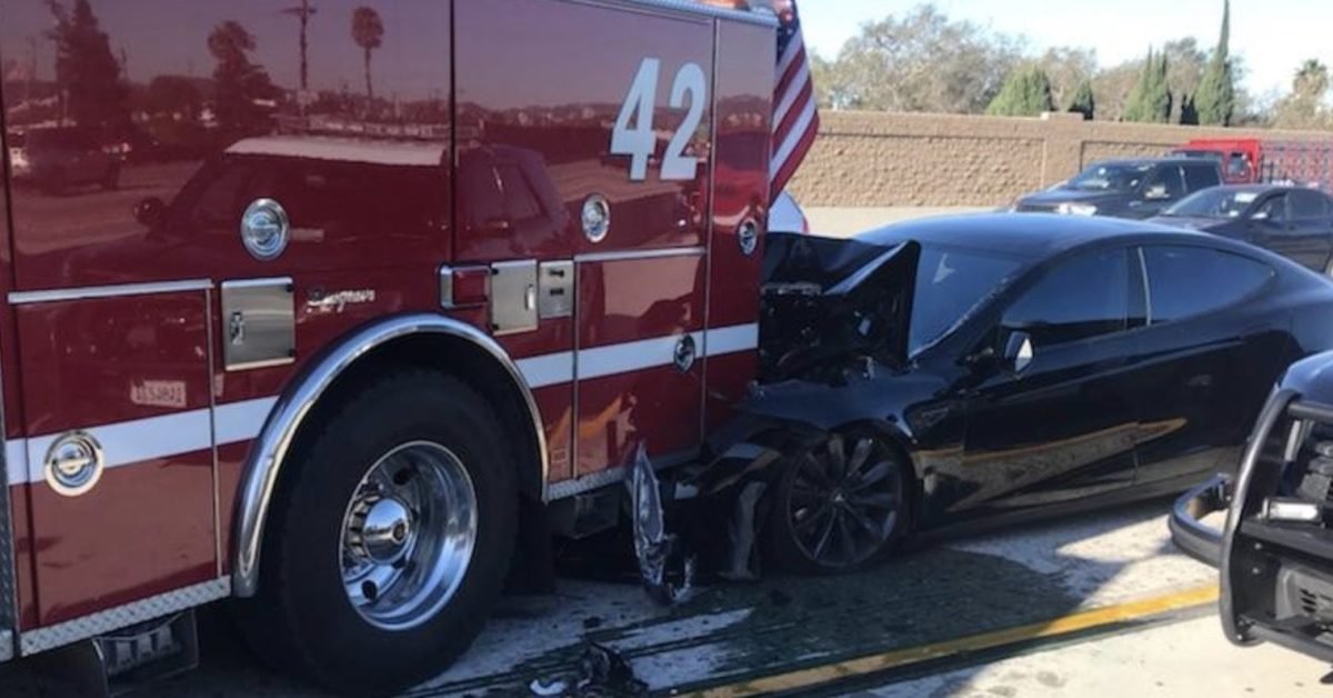 TEsla autopilot crash fire truck