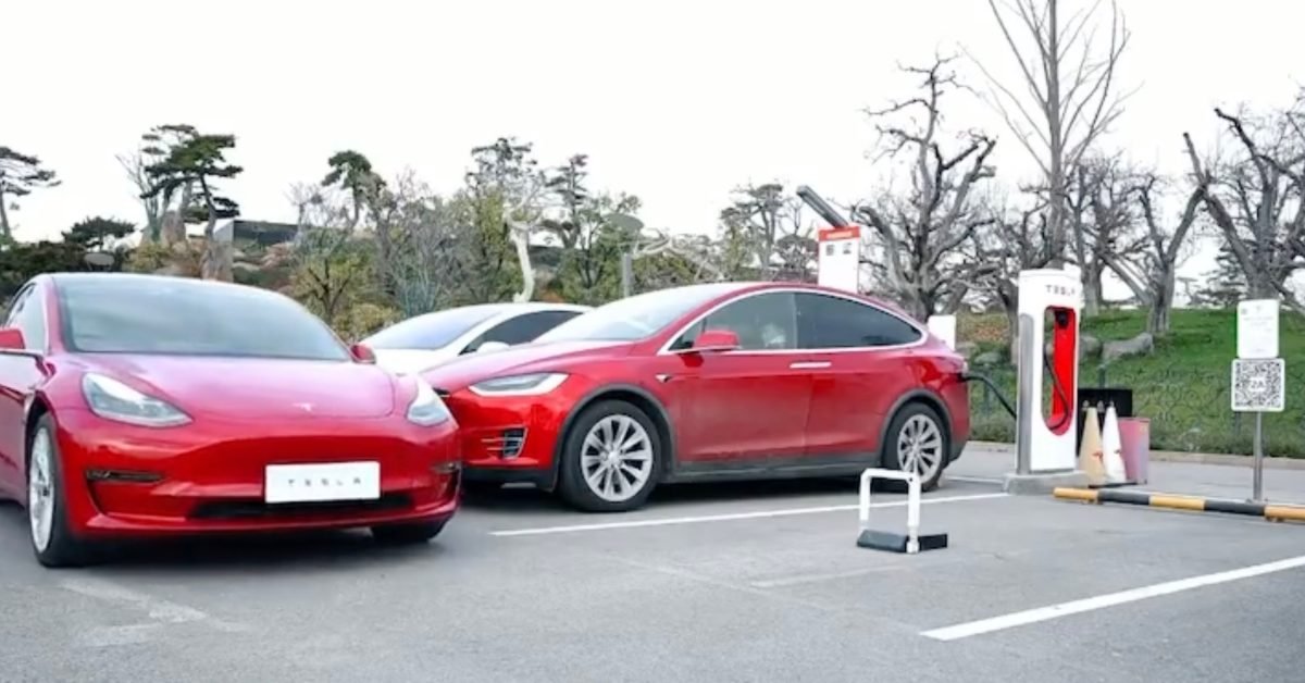 Tesla Supercharger lock