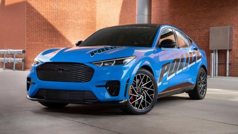 El DHS comenzará a probar vehículos policiales Ford Mustang Mach-E en 2022