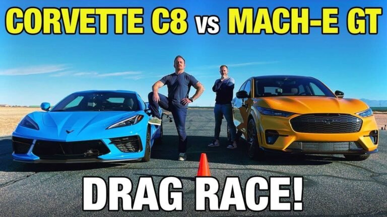 Ver el Ford Mustang Mach-E GT Performance Drag Race Corvette C8