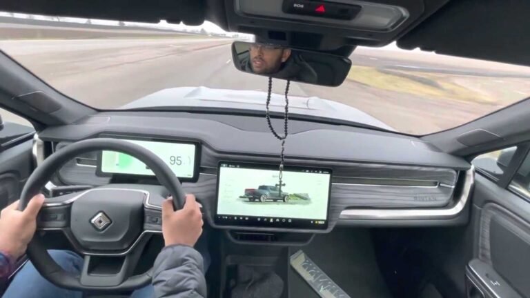 Mira cómo Rivian R1T acelera de 0 a 90 MPH