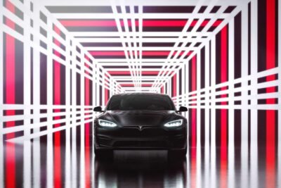 tesla model s plaid 1