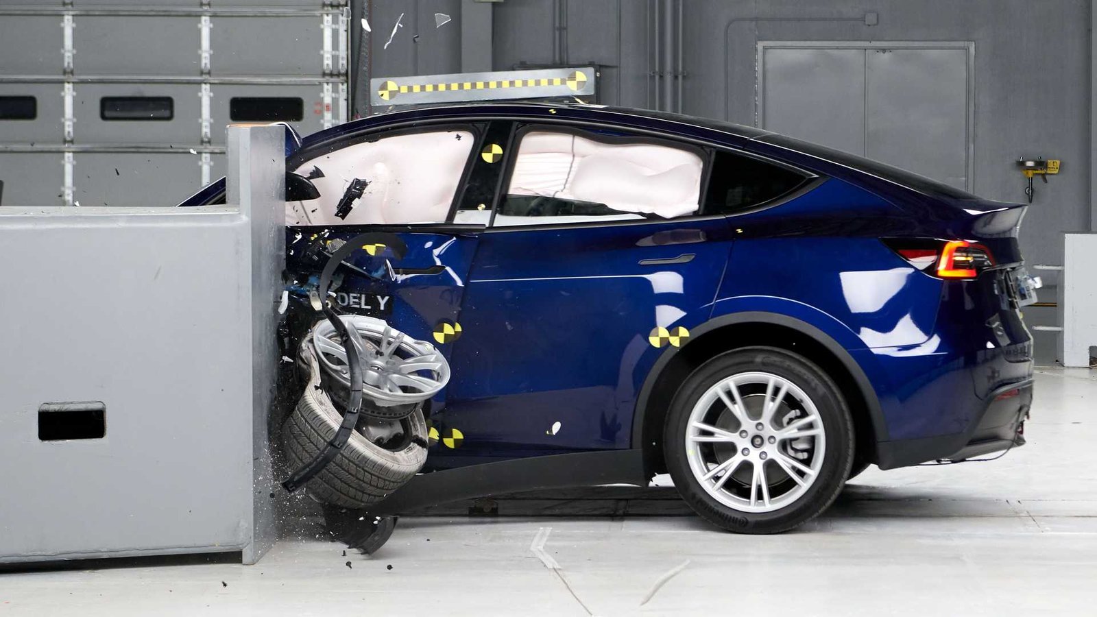 tesla model y iihs crash test 1