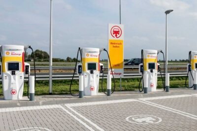 tritium chargers at a shell fast charging station 1