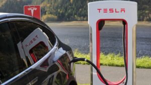 Tesla sigue creciendo en España con nuevos Supercargadores