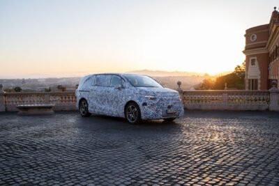 Así es el Mercedes-Benz VLE: el furgón eléctrico de lujo que supera los 500 km de autonomía real 3 Mercedes-Benz VLE