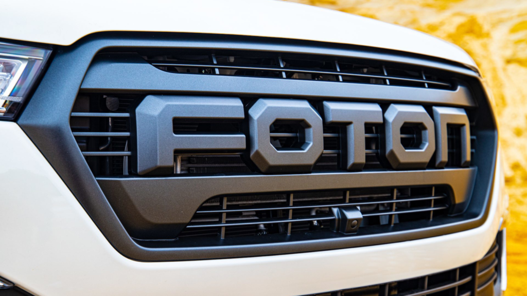 Equipamiento de seguridad moderno en pickup incluyendo airbags, sistema ABS y controles electrónicos de seguridad vehicular parrilla Foton Tunland G7